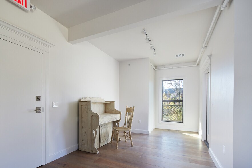 More Photos Of 614 NW 8th St, Oklahoma City Office For Sale