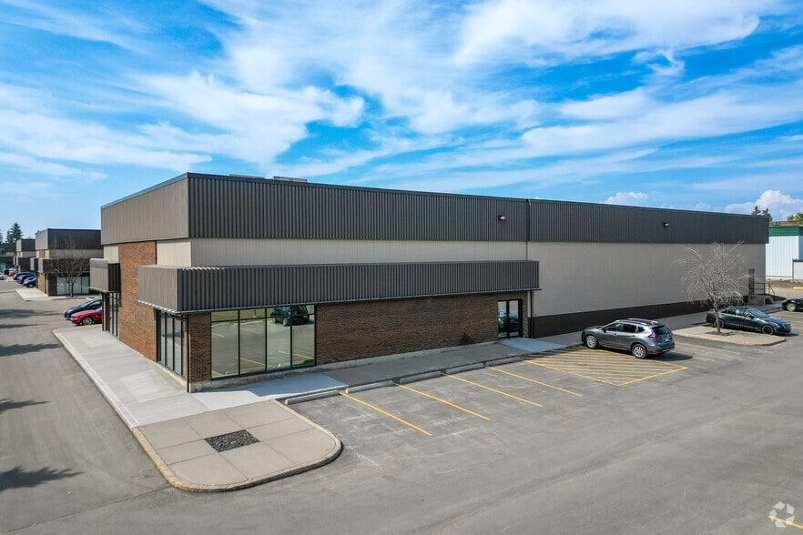 More Photos Of 3805-3905 29th St NE, Calgary Warehouse For Lease