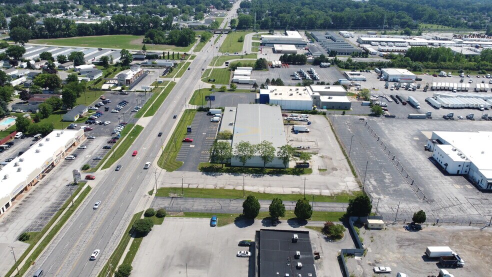 More Photos Of 562 S Reynolds Rd, Toledo Warehouse For Lease