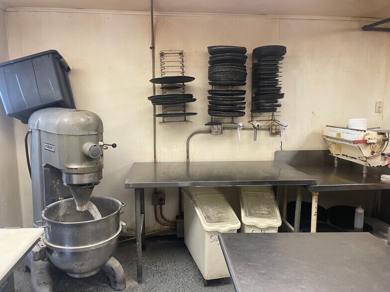 More Photos Of 102 5th St, Lincoln Restaurant For Sale