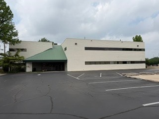 Primary Photo Of 707 24th Ave SW, Norman Medical For Lease