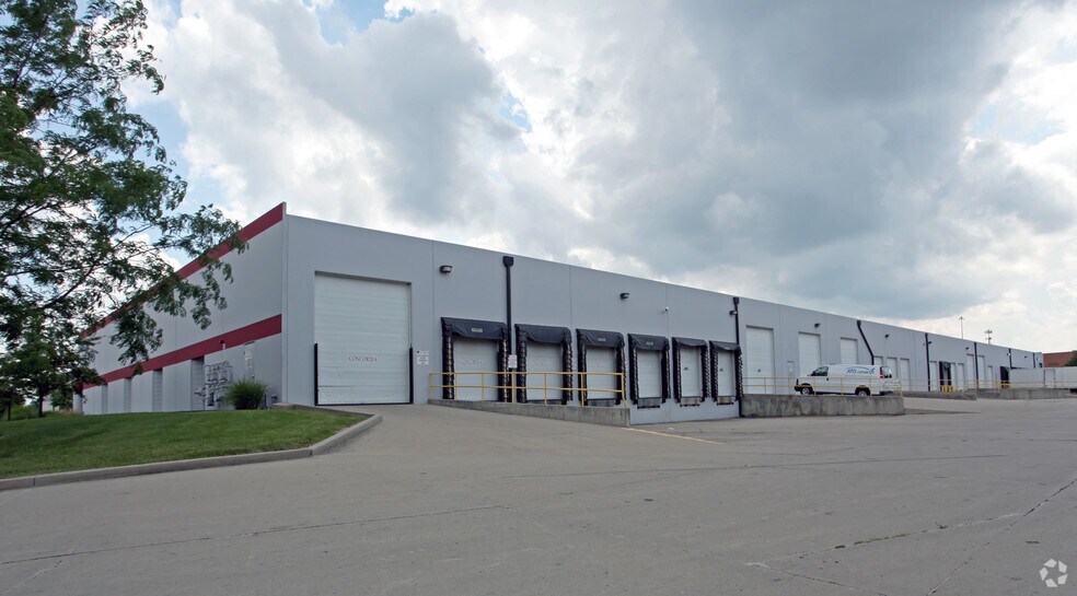 More Photos Of 743-779 Crossroads Ct, Vandalia Warehouse For Lease