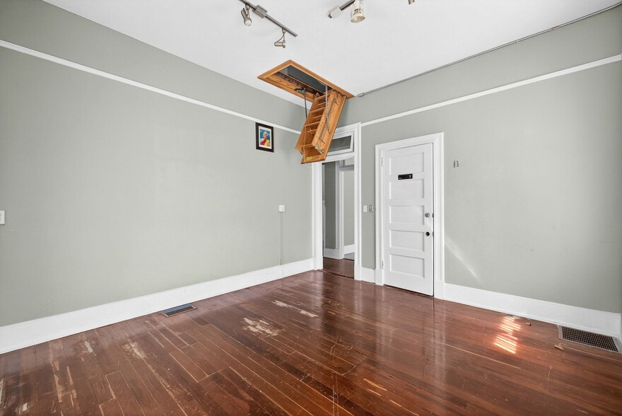 More Photos Of 1793 Fowler St, Fort Myers Freestanding For Sale