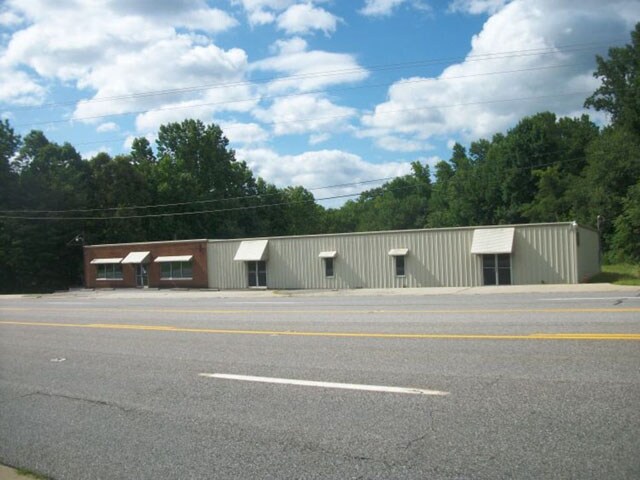 Primary Photo Of 21708 Jeb Stuart Hwy, Stuart General Retail For Sale