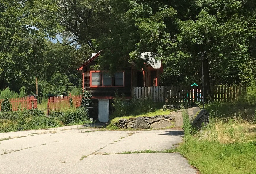 More Photos Of 79 Route 32, North Franklin Daycare Center For Sale