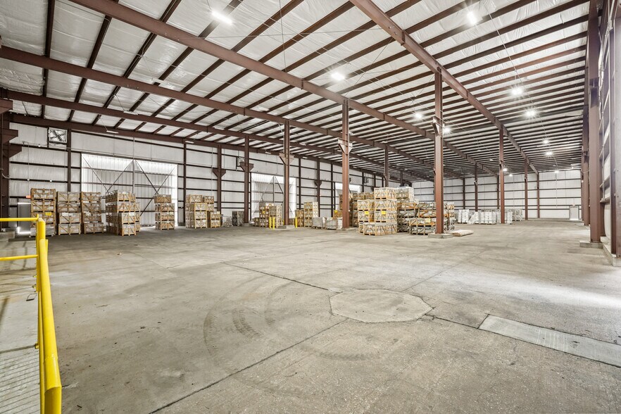 More Photos Of 8411 Villa Dr, Houston Warehouse For Lease