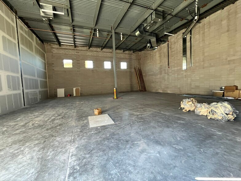 More Photos Of 9271 E Hidden Spur Trl, Scottsdale Industrial For Sale