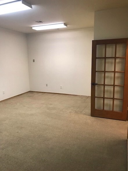 More Photos Of 417 W 18th St, Edmond Office For Lease