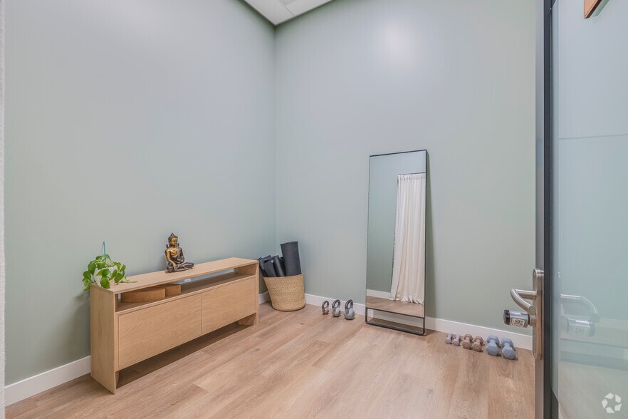 More Photos Of 1400-1500 Valley House Dr, Rohnert Park Unknown For Lease