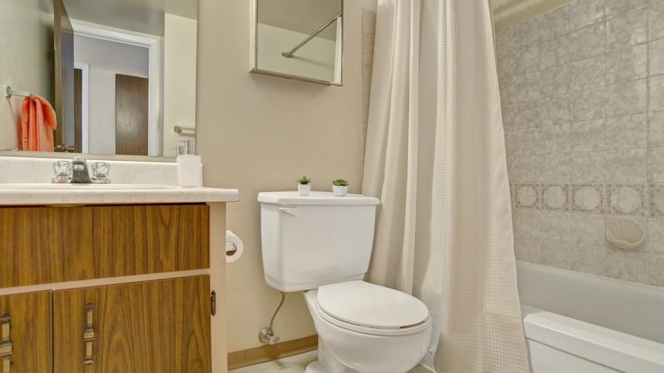 More Photos Of 2131 Broad St, Regina Apartments For Lease