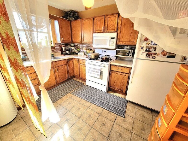 More Photos Of 270-276 Bellevue St, Hartford Apartments For Sale