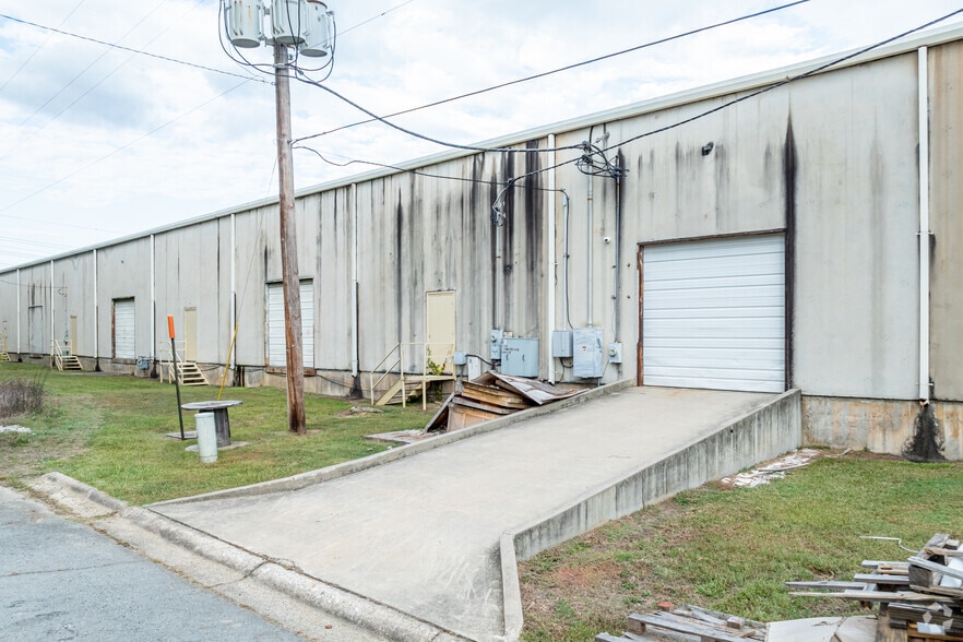 More Photos Of 6200 Scott Hamilton Dr, Little Rock Distribution For Lease