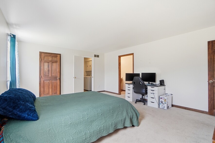 More Photos Of 2996 Millville Shandon Rd, Hamilton Specialty For Sale