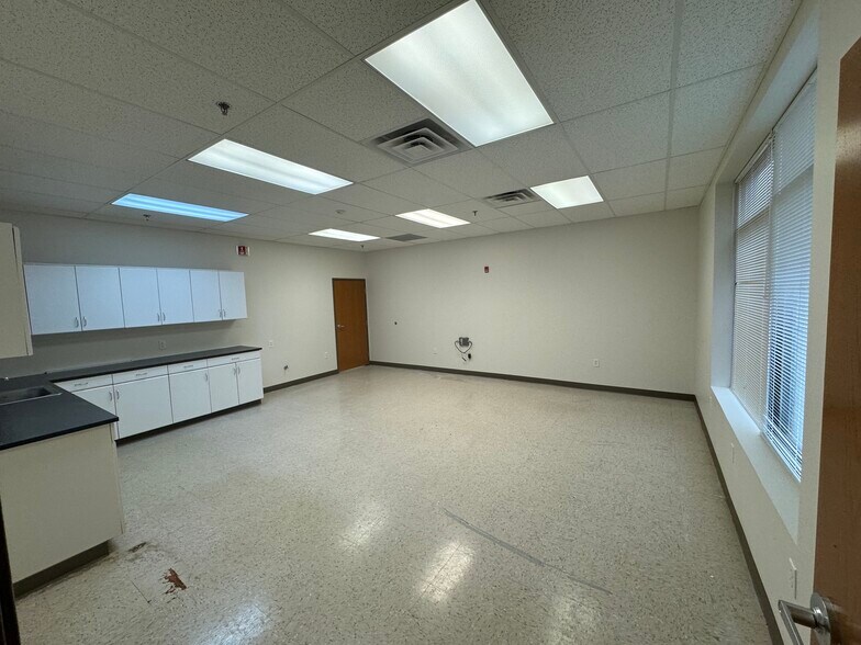 More Photos Of 6949 S High Tech Dr, Midvale Office For Lease