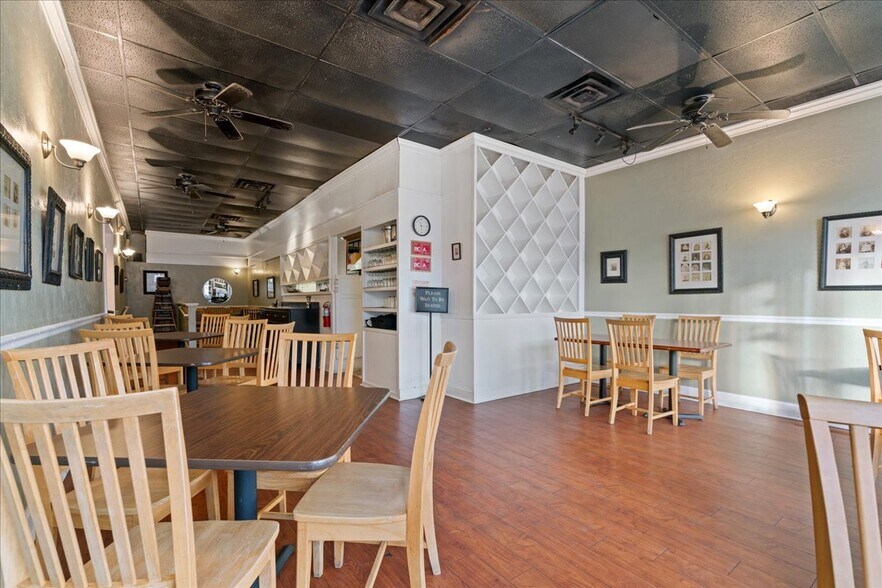 More Photos Of 12 SW 1st Ave, Gainesville Storefront For Lease