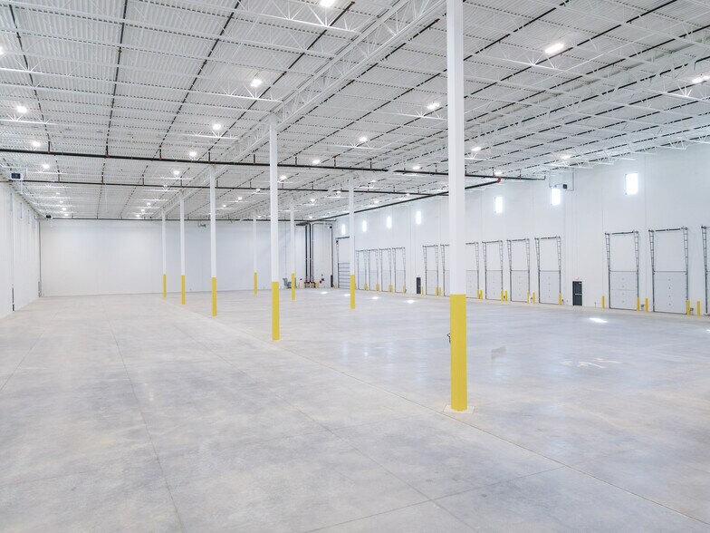 More Photos Of 2200-2300 SE Loop 820 Hwy, Fort Worth Unknown For Lease