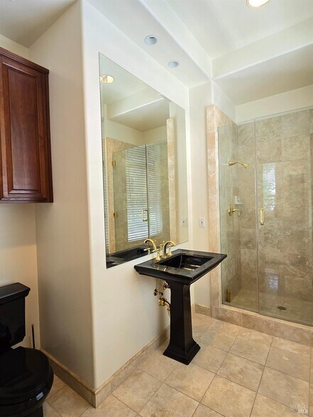 More Photos Of 710 Kellogg St, Suisun City Office Residential For Lease