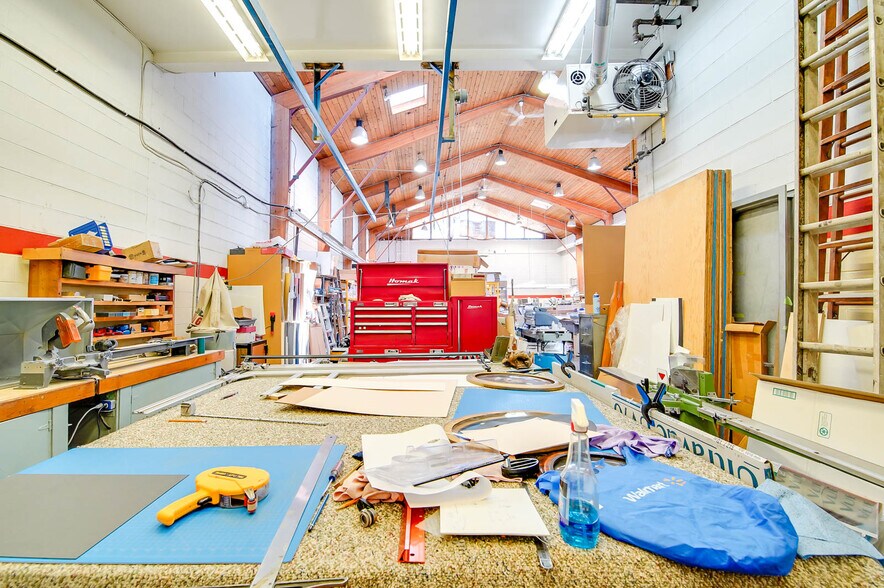 More Photos Of 4918 Napier St, Port Alberni Flex For Sale