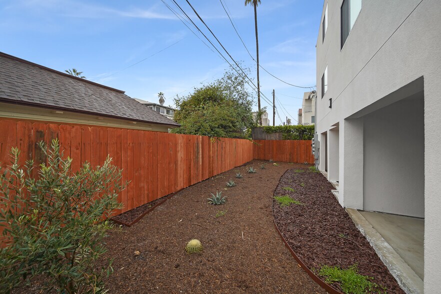 More Photos Of 171 S Hoover St, Los Angeles Apartments For Sale