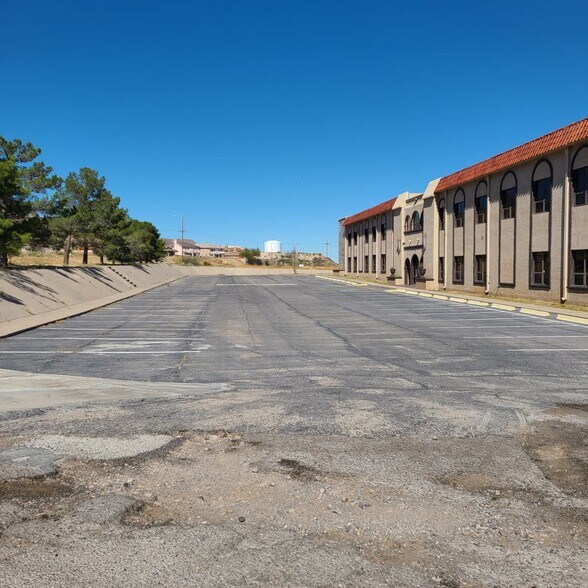 More Photos Of 7000 Alabama St, El Paso Medical For Sale