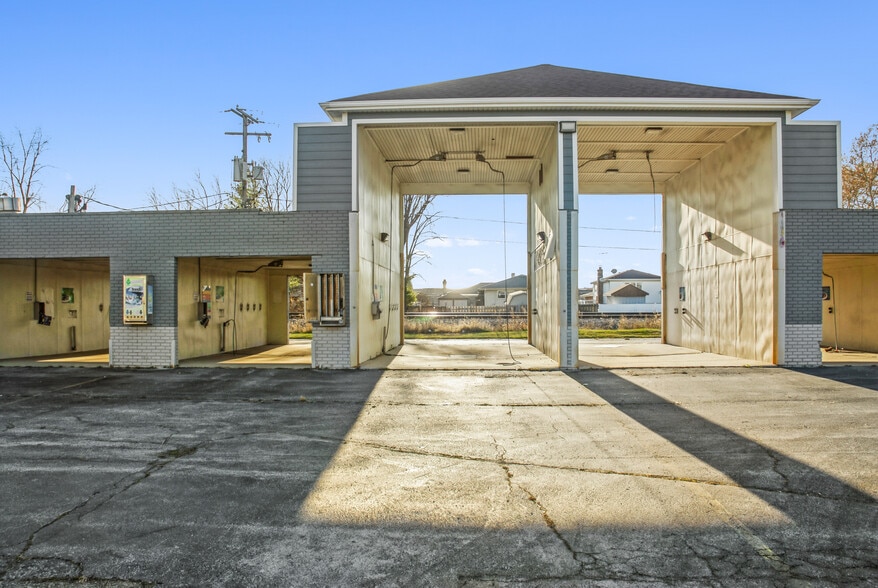 More Photos Of 565 E 170th St, South Holland Carwash For Sale