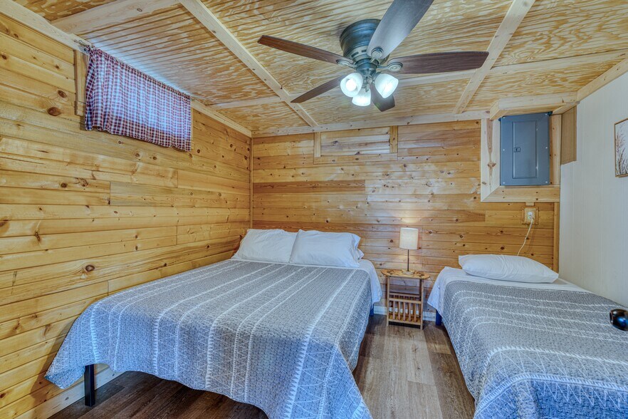 More Photos Of 8372 E Flowage Ln, Gordon Multifamily For Sale