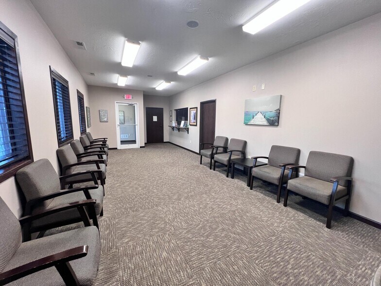 More Photos Of 1002 E Philip Ave, North Platte Office For Sale