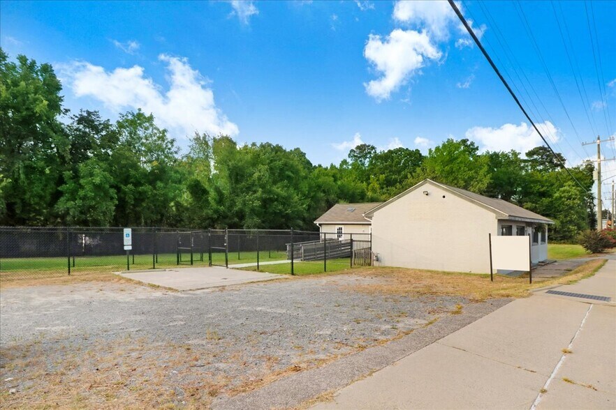 More Photos Of 651 N Brightleaf Blvd, Smithfield Daycare Center For Sale