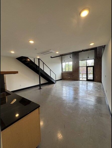 More Photos Of 1601 S Holtzclaw Ave, Chattanooga Office For Sale