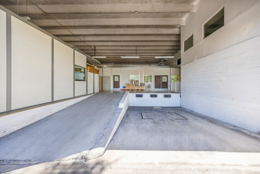 More Photos Of 8127 NW 29th St, Miami Warehouse For Sale