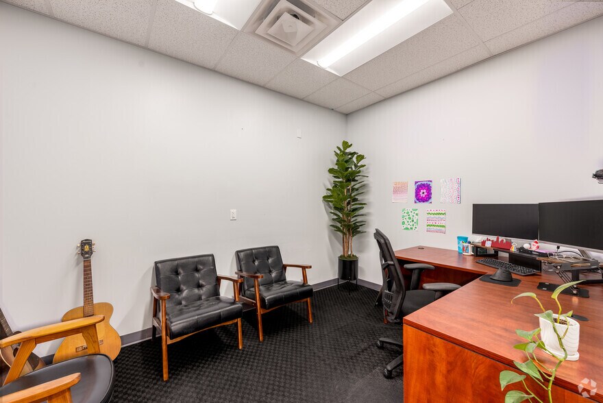 More Photos Of 9150 Harrison Park Ct, Indianapolis Light Distribution For Lease