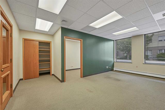 More Photos Of 414 E Walnut St, Green Bay Office For Sale