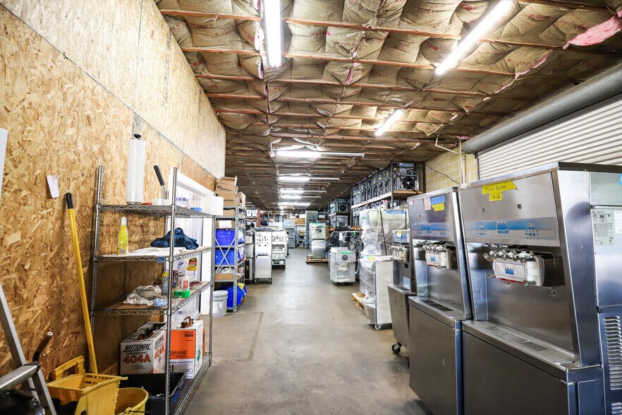 More Photos Of 2300 NW 71st Pl, Gainesville Warehouse For Lease