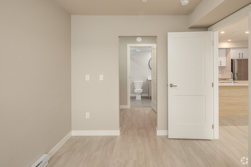 More Photos Of 107 Evans St, Duncan Apartments For Sale
