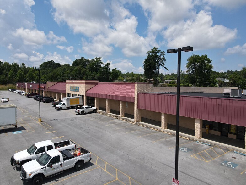 More Photos Of 5674 Highway 11 E, Piney Flats Unknown For Lease