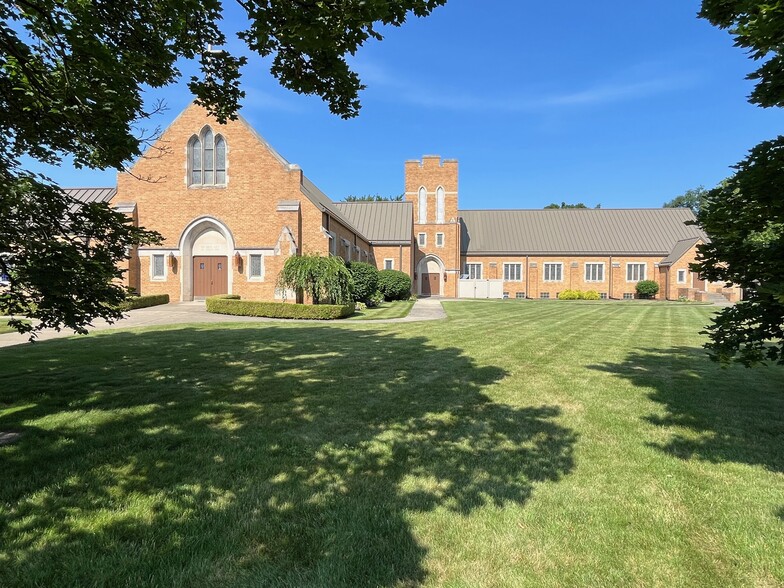 Primary Photo Of 8400 Park Ave, Allen Park Religious Facility For Lease