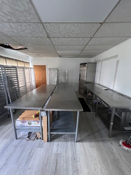 More Photos Of 506 Ossipee Trl, Porter General Retail For Lease