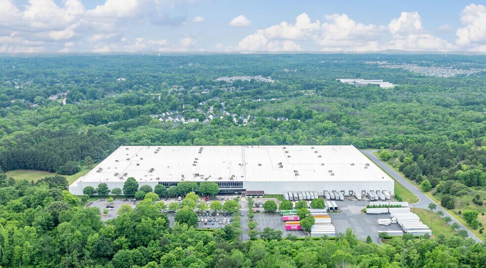 More Photos Of 351-355 Crestmont Dr, Fort Mill Warehouse For Lease