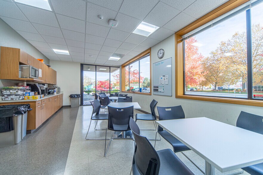 More Photos Of 2755 Pence Loop SE, Salem Medical For Sale