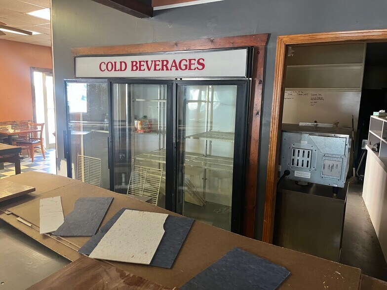 More Photos Of 126 Main St, Lehigh Restaurant For Lease