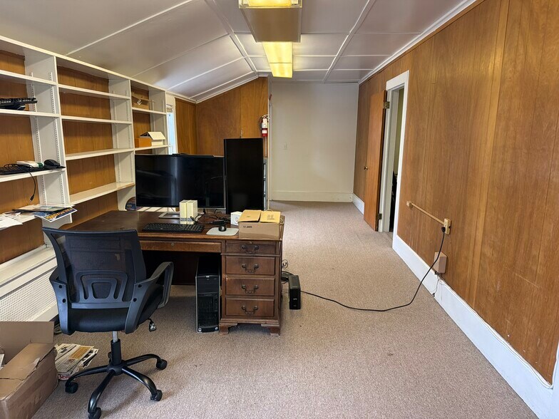 More Photos Of 105 W Catherine St, Milford Office For Sale