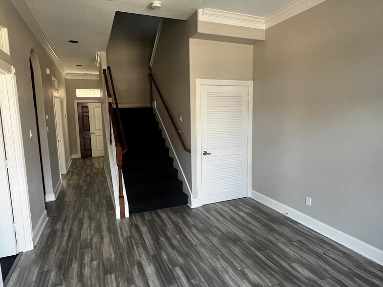 More Photos Of 25511 Budde Rd, The Woodlands Office For Lease