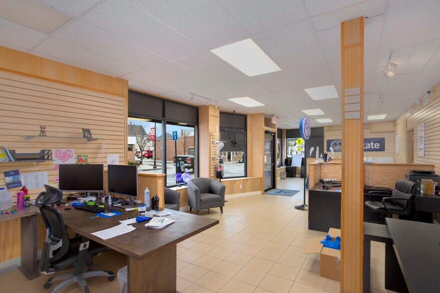 More Photos Of 643-645 Broadway, Everett Storefront Retail Residential For Lease