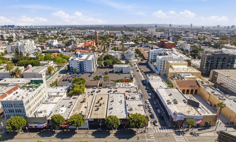 More Photos Of 6670 Hollywood Blvd, Los Angeles Storefront For Lease