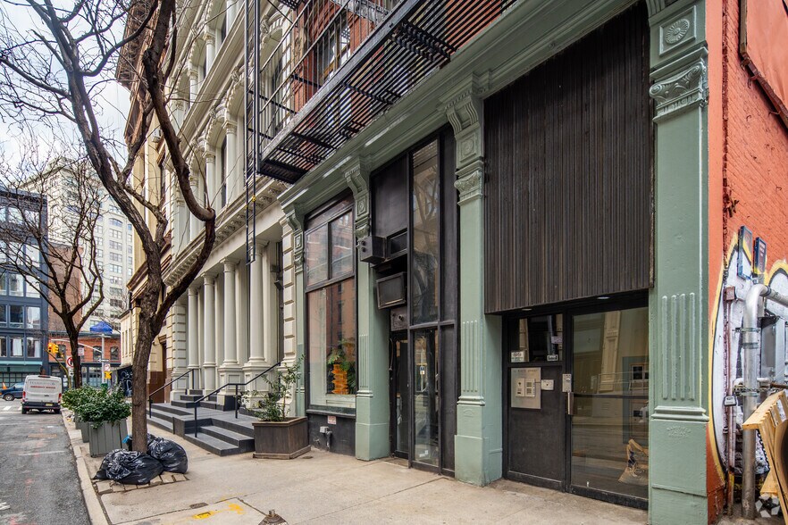 More Photos Of 12 White St, New York Apartments For Lease