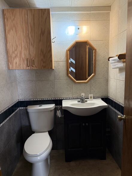 More Photos Of 328 Pioneer St, Ridgefield General Retail For Sale