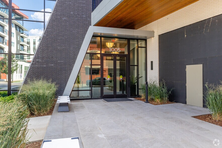 More Photos Of 1001-1009 17th Ave S, Nashville Office For Sale