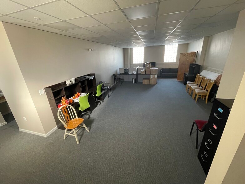 More Photos Of 446 N Mechanic St, Cumberland Office For Sale