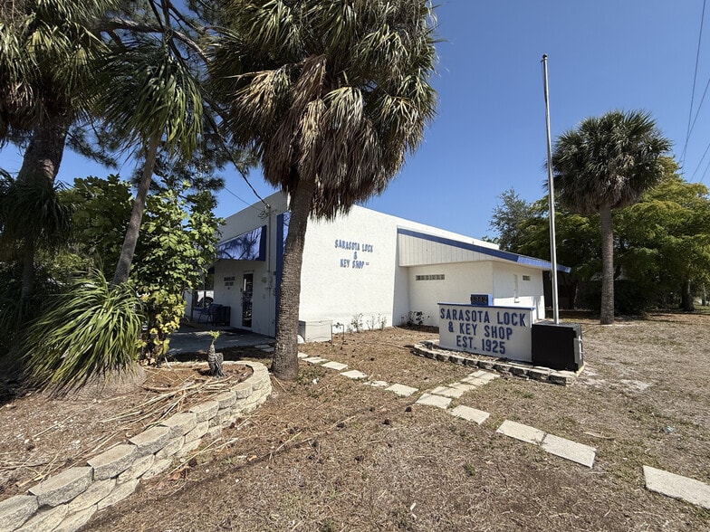 Primary Photo Of 1342 N Lime Ave, Sarasota Warehouse For Sale