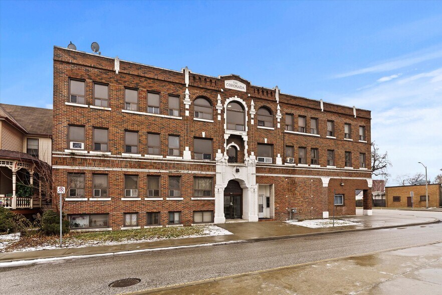 More Photos Of 581 Cataraqui St, Windsor Apartments For Sale